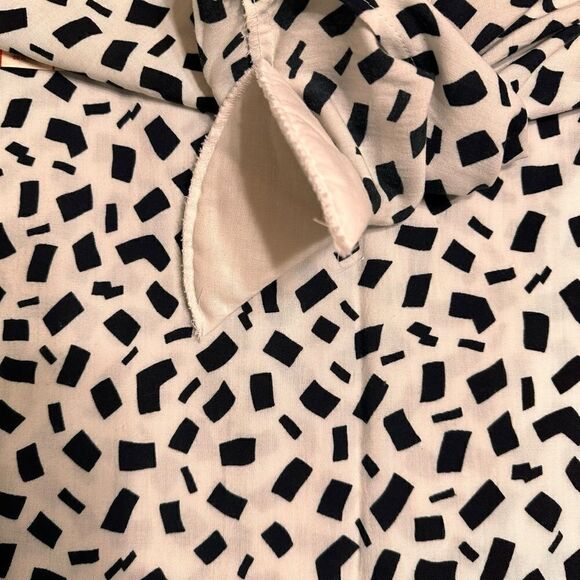 Vintage 1980’s Box Office black and white rayon blend short sleeved top size L - Picture 9 of 10